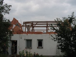 Alte dacheindeckung ist entfernt.